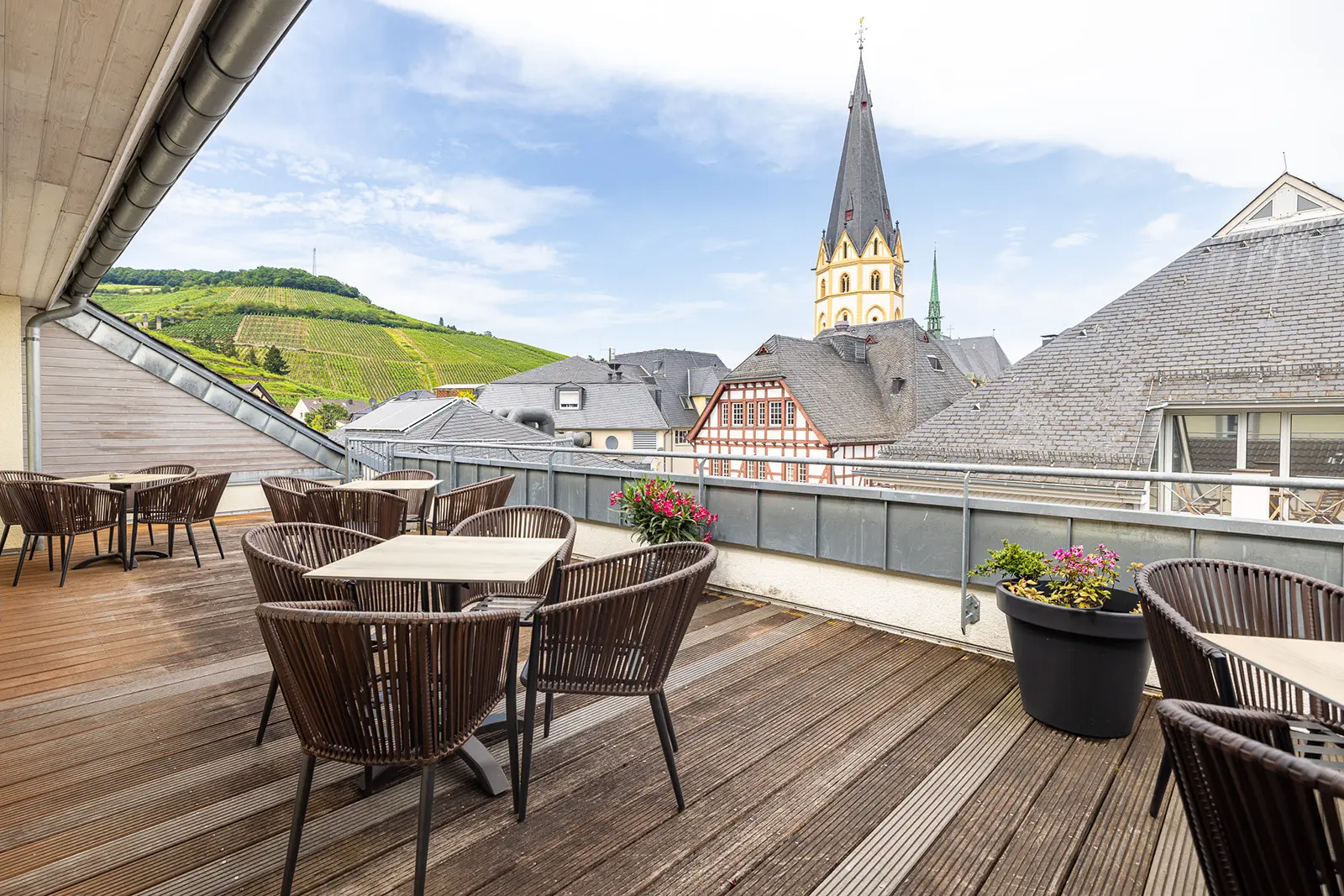 Blick von der Sonnenterasse auf die Ahrweiler Altstadt